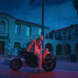 Justin-Bieber---Hold-On-1080p-WebDL-h264-AVC-AAC2.0-DusIctv.mp4_20210319_200141.216