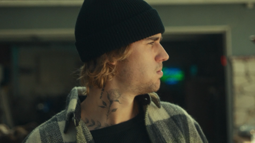 Justin-Bieber---Hold-On-1080p-WebDL-h264-AVC-AAC2.0-DusIctv.mp4_20210319_200202.514.png