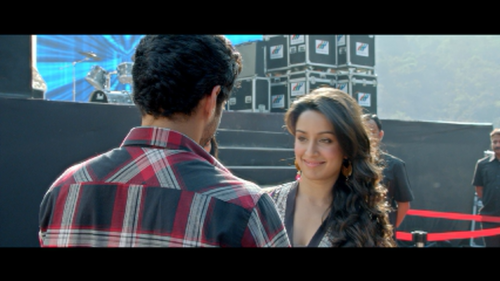 Aashiqui-2-2014-1080p-BluRay-Remux-AVC-DTS-HDMA-5.1-DusIctv.mkv_20210518_212903.585.png