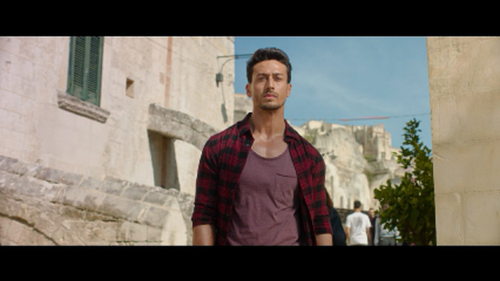 War-2019-1080p-BluRay-Remux-AVC-MultiAudio-TrueHD-7.1-DusIctv.mkv_20210519_152544.819.png