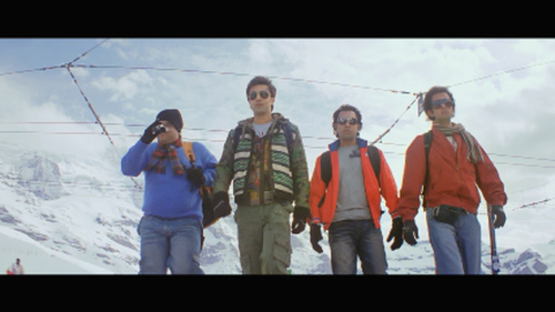 Bachna-Ae-Haseeno-2008-1080p-Bluray-Remux-AVC-DTSHD-MA-5.1-DusIctv.mkv_20210526_105635.685.png