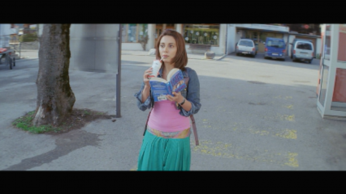 Bachna-Ae-Haseeno-2008-1080p-Bluray-Remux-AVC-DTSHD-MA-5.1-DusIctv.mkv_20210526_105643.941.png
