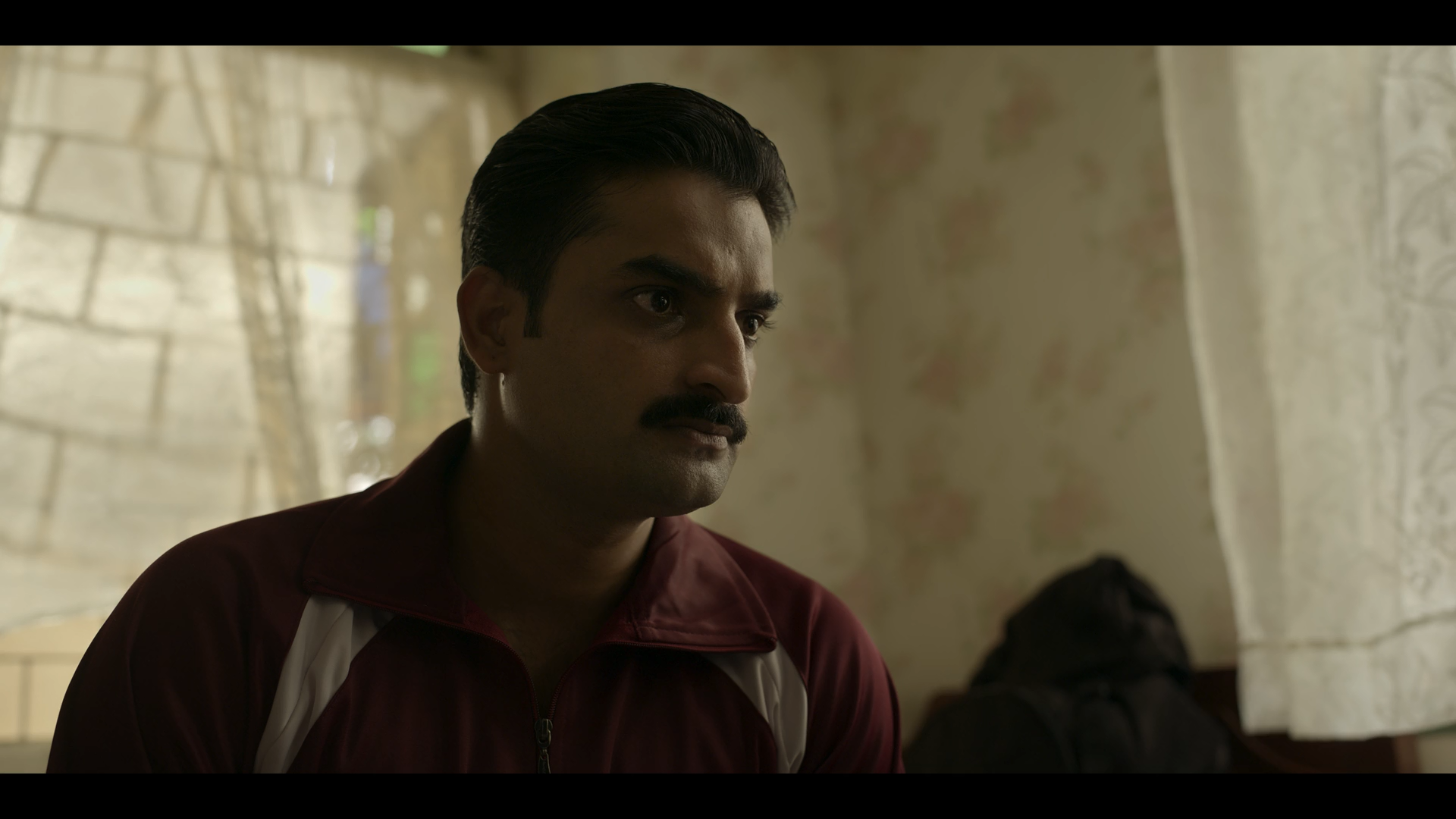 Faraaz-2023.1080p.NF.WEB-DL.DDP5.1.x264.DUS-IcTv.mkv_snapshot_00.09.44.000.png