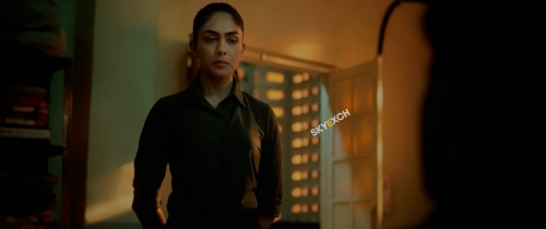 Gumraah-2023.1080p.PDVDRip.x264.AAC.2.0.DUS-IcTv.mkv_snapshot_01.17.51.875.png