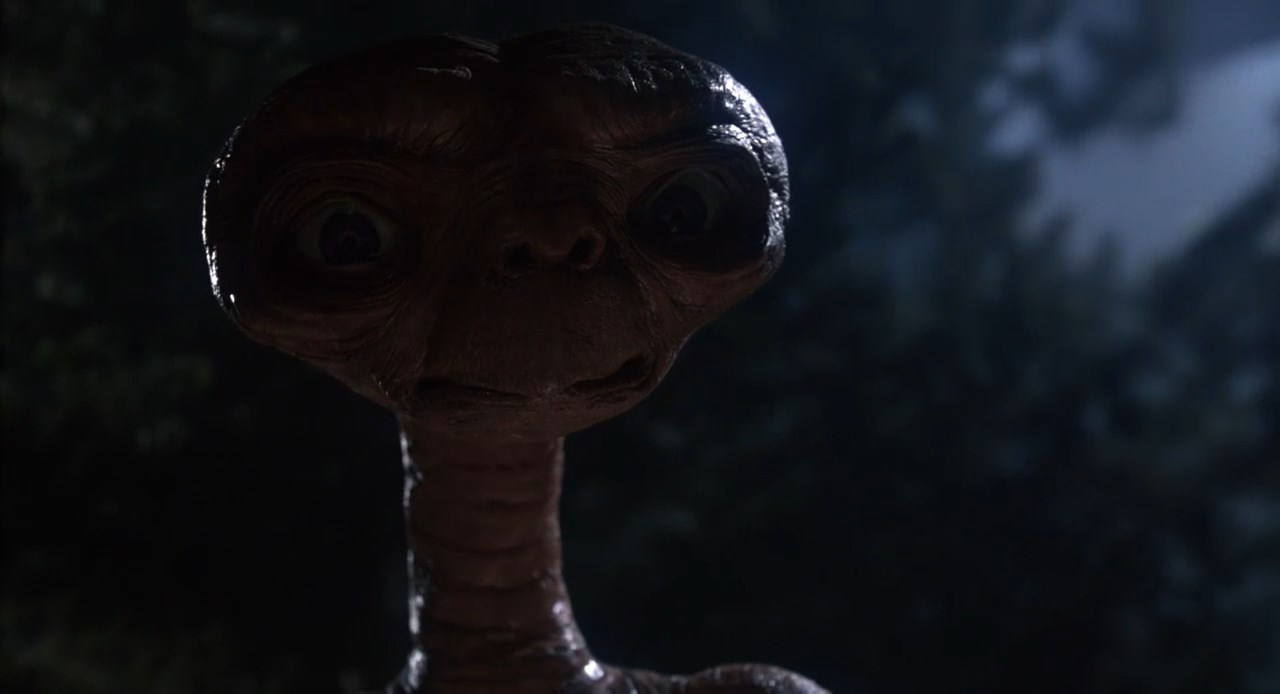 E.T.-the-Extra-Terrestrial-1982-Telugu-Dubbed-Movie-Screen-Shot-3.jpeg