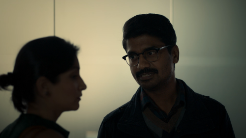 Aarya.S03E03.Sherni.Ka.Shikar..HS.WEB-DL.Multi.DDP5.1.Atmos.H.264-DUS-IcTv.mkv_snapshot_18.32.000.png