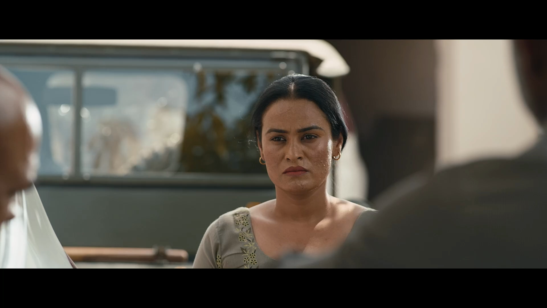 Surrender.2024.1080p.WEB-DL.AAC2.0.H.264-DUS.mkv_20240531_122502.047.png