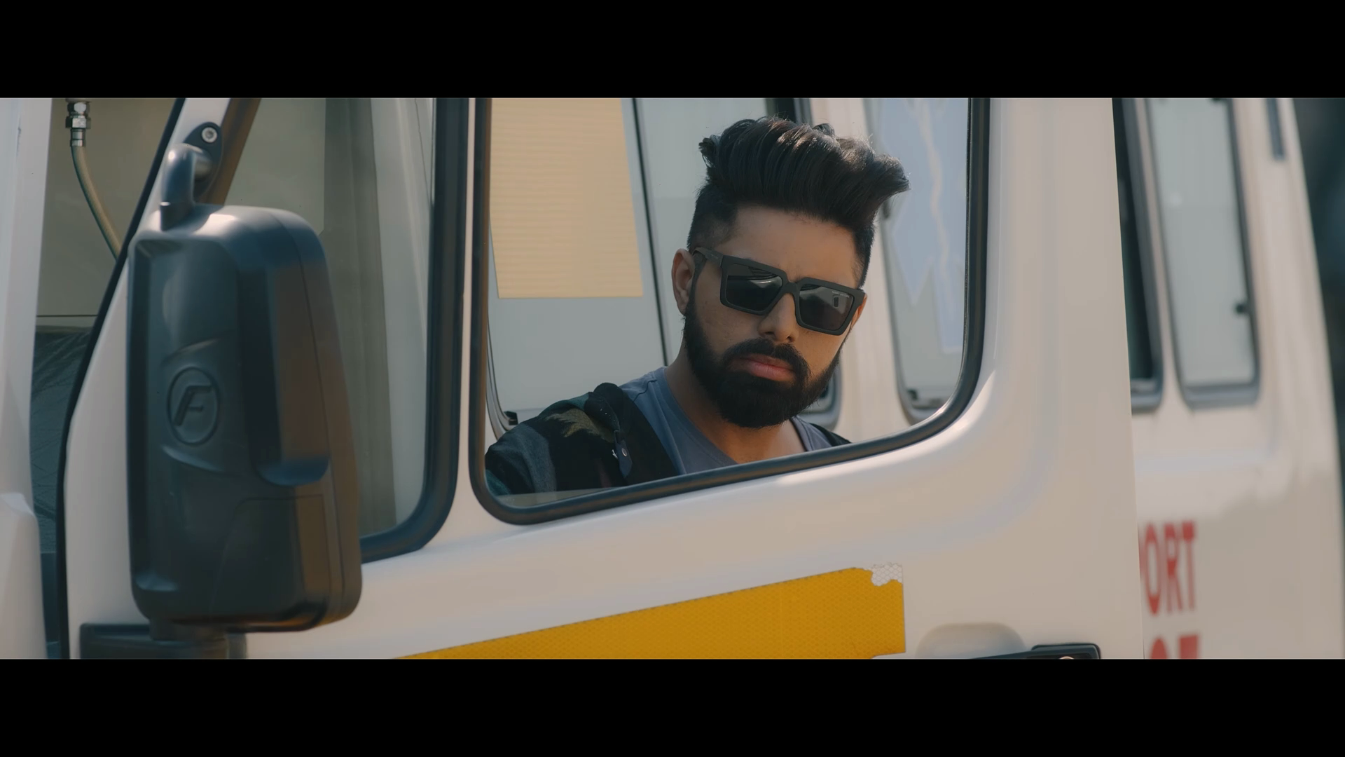 Vekhi.Ja.Chhedi.Na.2024.1080p.WEB-DL.AAC2.0.H.264-DUS.mkv_20240601_234549.344.png