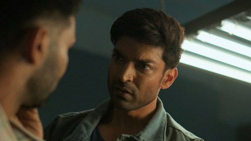 Commander.Karan.Saxena.S01E03.Tere.Sheher.Mein.720p.HS.WEB-DL.AAC2.0.x264-DUS.mkv_20240830_180543.854.png