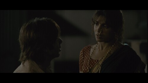Kaminey-2009-1080p-BluRay-Remux-AVC-DTS-MA-5.1---Kysrze.mkv_snapshot_01.02.17.667.jpg