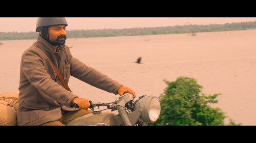 Iyobinte-Pusthakam.2014.1080p.BluRay.Remux.AVC.TrueHD.5.1-SH3LBY.mkv_snapshot_00.42.35.292.jpg