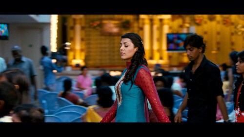 Naan-Mahaan-Alla-2010-1080p-BluRay-REMUX-AVC-LPCM-5.1---Kysrze.mkv_snapshot_00.13.47.327.jpg