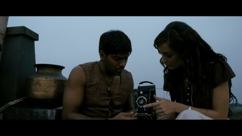 MADRASAPATTINAM_t00.mkv_snapshot_01.19.20.464.jpg