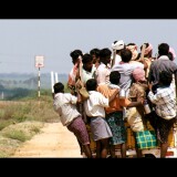 Angadi-Theru-2010-1080p-BluRay-Remux-AVC-LPCM-5.1---Kysrze.mkv_snapshot_00.14.03.843