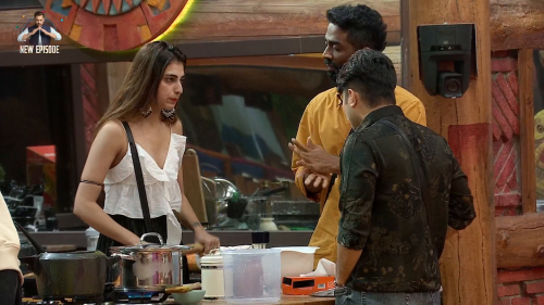 Bigg-Boss.2025.S19E52.Day.51.1080p.WEB-DL.H.264.AAC.2.0-JA.mkv_screenshot_01.png