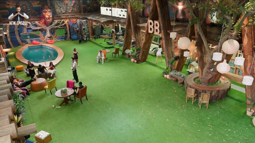 Bigg-Boss.2025.S19E53.Day.52.1080p.WEB-DL.H.264.AAC.2.0-JA.mkv_screenshot_01.png
