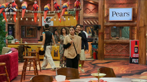 Bigg-Boss.2025.S19E94.Day.93.1080p.WEB-DL.H.264.AAC.2.0-JA.mkv_screenshot_04.png