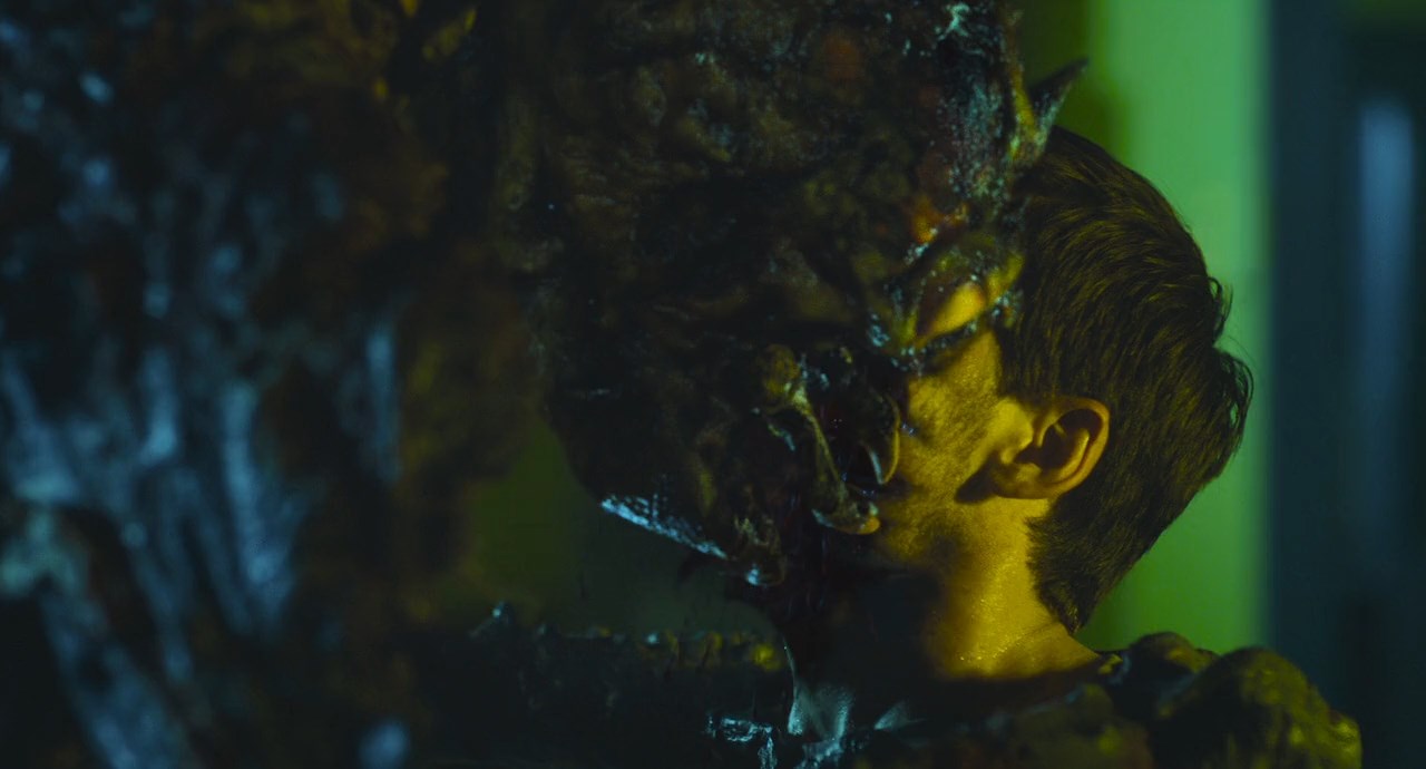 Storage 24 (2012) Telugu Dubbed Movie Screen Shot 3